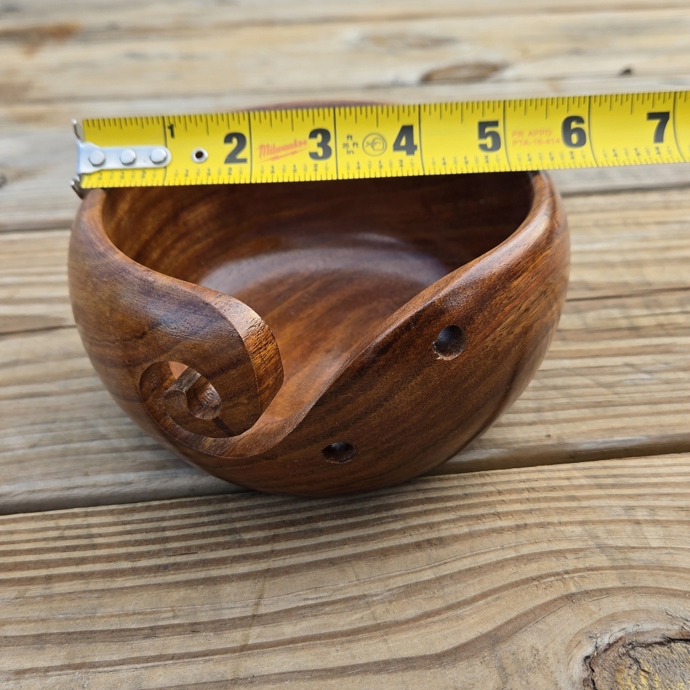 Hand carved wood bowl, small size yarn bowl wooden yarn bowl, knitting - Picture 9 of 11